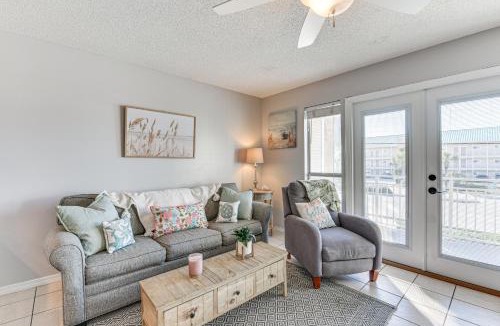 Crystal Beach House | Lovely Destin Condo w/Pool Access: Walk to Beach!