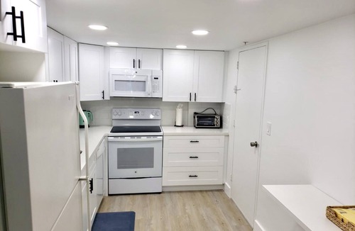 Hollywood South Central Beach Condo | Lovely two-bedroom condo right on the beach