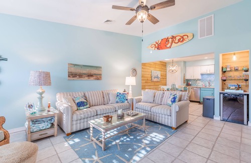 Village Green House | Lovingly renovated Village Green Quad within walking distance to the harbor.