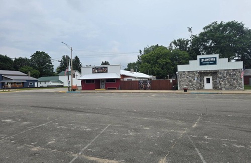 Luther House | LUTHER NEST Located in the Heart of Luther Lots of Parking/Trail Access