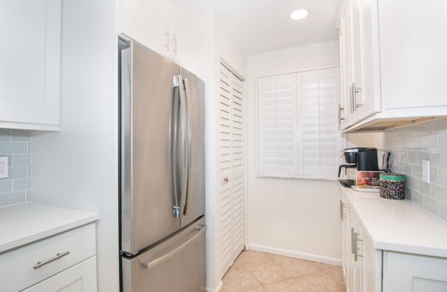 Jupiter Bay Condo | Lux 2/2 Resort Condo w Lake View close to beach ON SALE DUE TO CONCRETE WORK