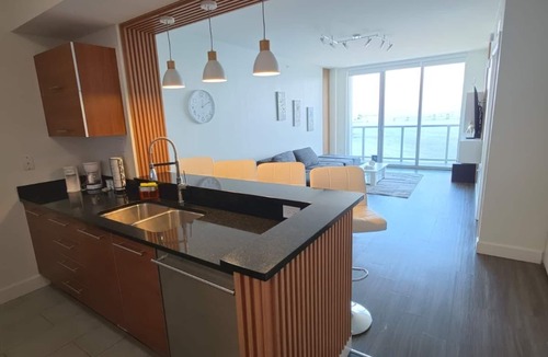 Edgewood Apartment | Lux in White 2BR, Balcony, Pool & Bay View