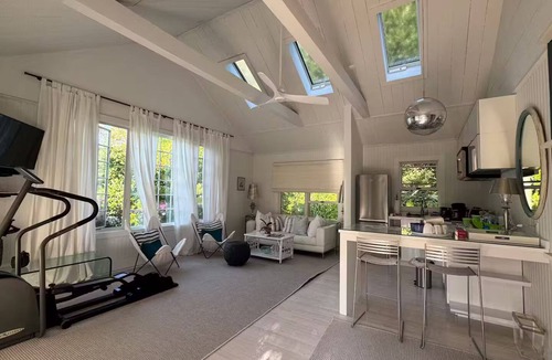 Egypt Lane Historic District House | LUX KING Suite East Hampton Village Estate SOH