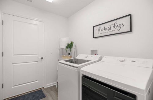 Sumter County House | Luxe 3BR | Long & Short Stays l Walk to Eastport | Golf Cart