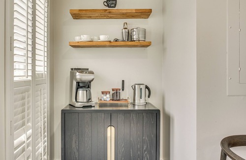 Atlantic City Apartment | Luxe & Cozy Gem: Walk to Beach & Boardwalk - Bikes