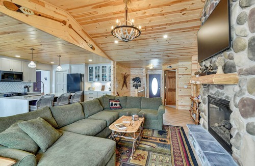 Houghton Lake House | Luxe Hideaway on Houghton Lake: Families Welcome!