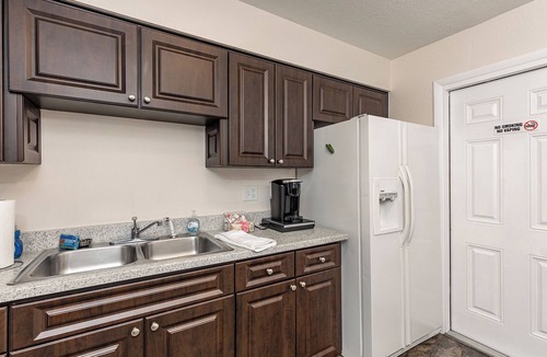 Tarpon Springs Apartment | Luxurious 2 bedroom near Innisbrook Golf Resort!