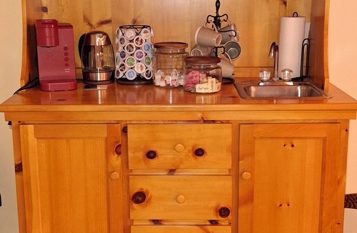 Burlington Flats Cabin | Luxurious 4-bedroom cabin that sleeps 13 close to Cooperstown NY with AC