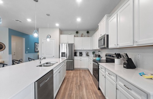 Four Corners House | Luxurious 7 BR Home with Arcade Room in Windsor Cay - Blue Sky Villas