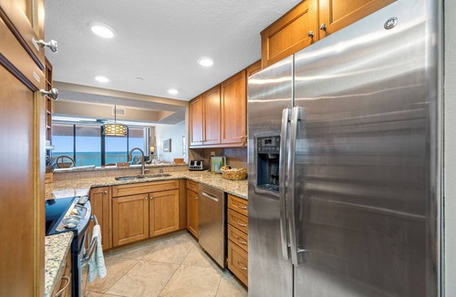 Sand Key Condo | 🩱Luxurious CBC 1-18C: Beach Front Condo | Heated Pool | Gym | Pickleball | Sauna | Hot Tubs!