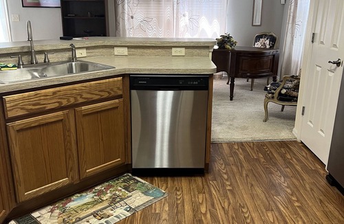 Glenbrook House | Luxurious Home in The Villages: 3 BR/3 BA Just updated
