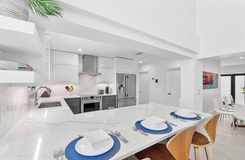 Lake Estates House | Luxurious Living on the Intercoastal