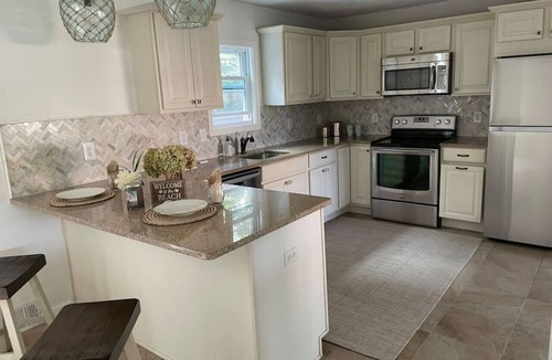 Waterford House | Luxurious-Modern feel w/custom features - AC, short walk to the Beach and parks