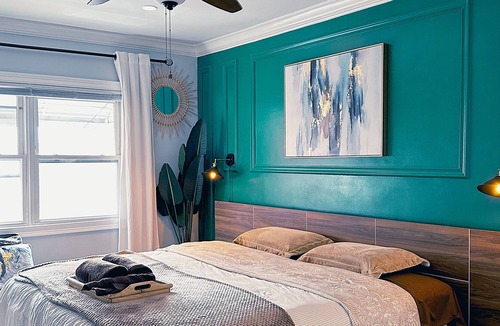 Greenville Apartment | Luxurious Newark Airport & NYC-Close 2 Beds - Perfect for a Getaway!
