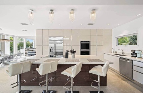 Summerplace House | Luxurious Retreat At The Whispering Palms