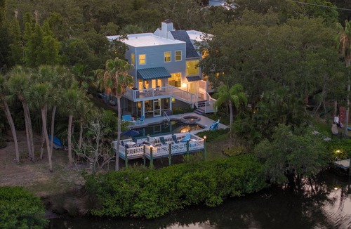 South Sarasota Villa | LUXURIOUS VILLA WATERFRONT NEAR SIESTA KEY BEACH