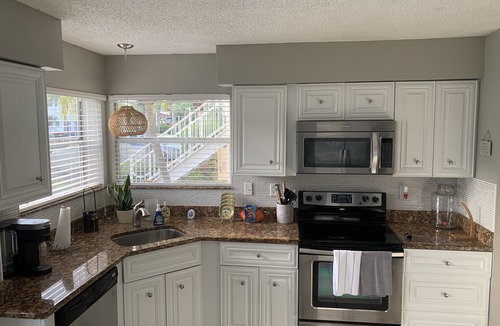 St. Petersburg Condo | Luxurious Waterfront Condo, King Bed, Great Reviews, Must See!
