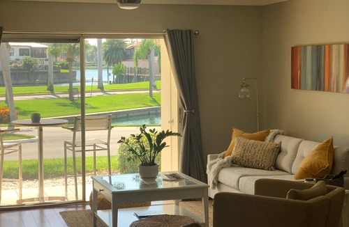 St. Petersburg Condo | Luxurious Waterfront Condo, King Bed, Great Reviews, Must See!