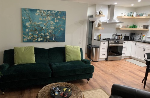 Pelham Bay Apartment | Luxury 2 Bed 2 Bath Washer Dryer 1 King 1 Queen Bed 30 Night Minimum