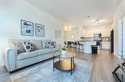 Bradenton Apartment | Luxury 2 BR Near Downtown Bradenton & Beaches