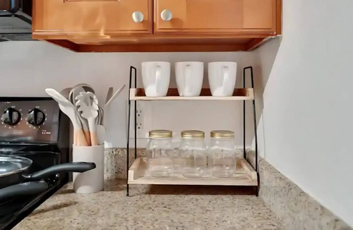 SoHo Apartment | Luxury 2BR Oasis Steps From Bayshore - Resort Style Pool, Gym and Free Parking