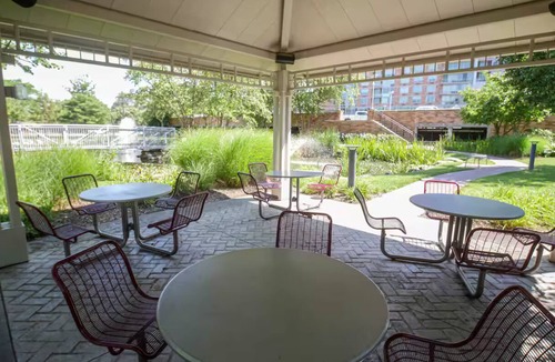 Edgewater Condo | Luxury 3-Bedroom Apartment – Near NYC + NYC Views Nearby