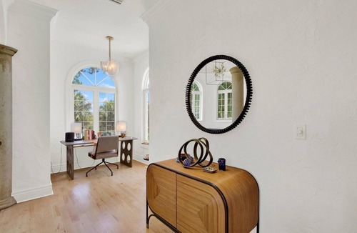 Historic Old Northeast House | Luxury 3-bedroom 3bth Home W/Pool Fitness Room & Paddle Boards in St.Petersburg