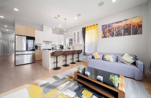 McGinley Square Apartment | Luxury 3BR Condo - Mins to Manhattan