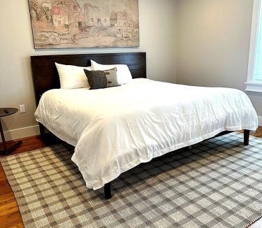 Montgomery Villa | Luxury 3BR with King Beds in Montgomery Village