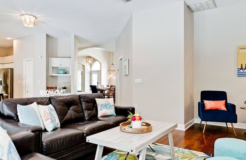 Bradenton House | Luxury 4BR, Private Screened Pool, Near AMI