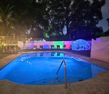 Edgewood House | Luxury 4BR, Sleeps 12, Heated Pool, Near Universal Studios