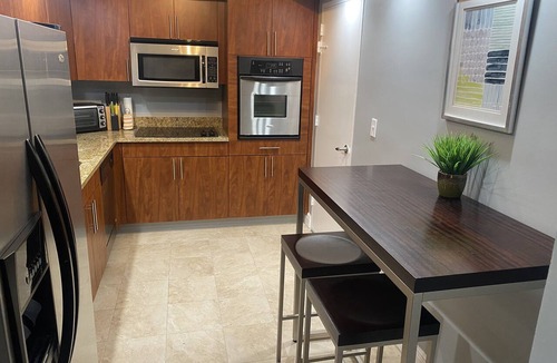 Hollywood South Central Beach Condo | Luxury 5 Star Oceanfront Hollywood Beach 2/2 Condo