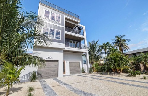 Bradenton Beach House | Luxury 7BR|Gulf & Bay Views +1 min Walk to Beach