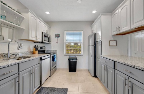 Longboat Key Condo | Luxury Bayfront Condo | Stunning Views, Pools & Beach Across Street