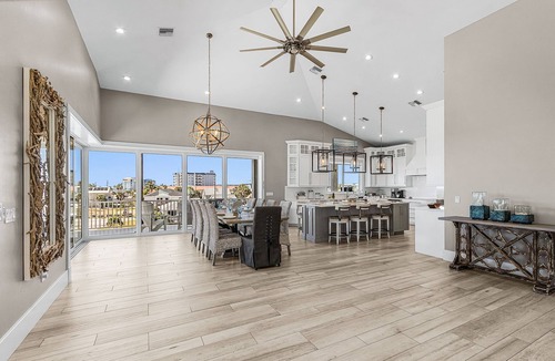 Fort Myers Beach House | Luxury Beach Home, Gulf Access, Pool Table, Heated Pool & Spa - Summer Wind - Roelens
