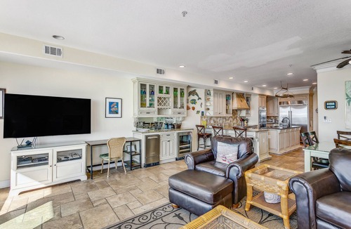 White Sands First House | Luxury Beachfront 4 bedroom/3 bathroom Townhouse at White Sands