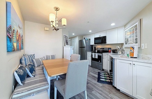 Belle Vista Condo | Luxury Beachfront │ Pool, Spa, BBQ + Parking