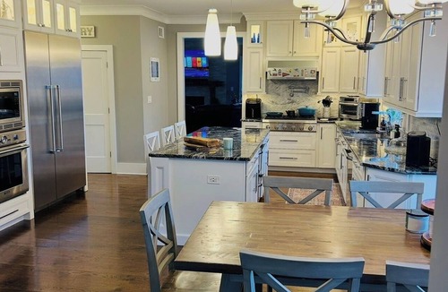 Long Branch House | Luxury Coastal Retreat ✨ 5 min to Beach,Sleeps 10,BBQ + Patio