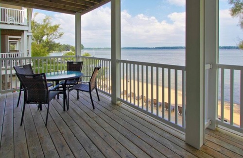 Cadillac Condo | Luxury condo on all-sports Lake Cadillac, Michigan