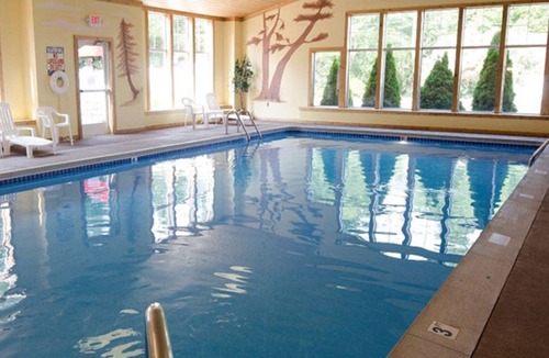 Cadillac Condo | Luxury condo on all-sports Lake Cadillac, Michigan