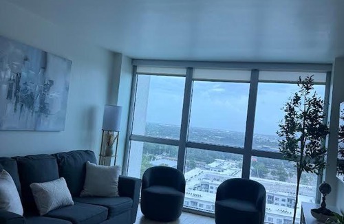 Fort Myers River District Apartment | Luxury Downtown Escape Pool, Spa and Cafe