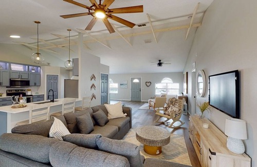 DeLand House | Luxury Dream Home Near Downtown