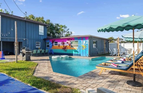 Clearwater House | Luxury Escape 5BR Pool HotTub Game Room FirePit