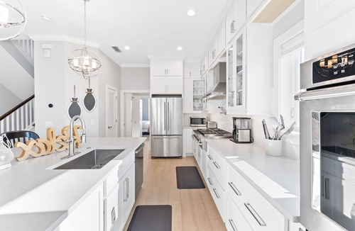 Seagrass House | Luxury Escape, Pool, Hot Tub & Firepit