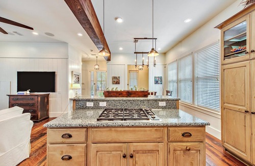 Forest District House | Luxury Escape with Private Pool and LSV