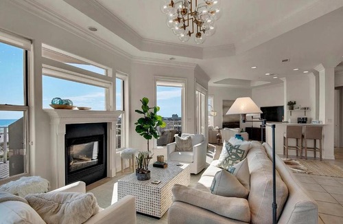 Holiday Isle Apartment | Luxury Gulf-Front 3BR Penthouse with Wraparound Balcony