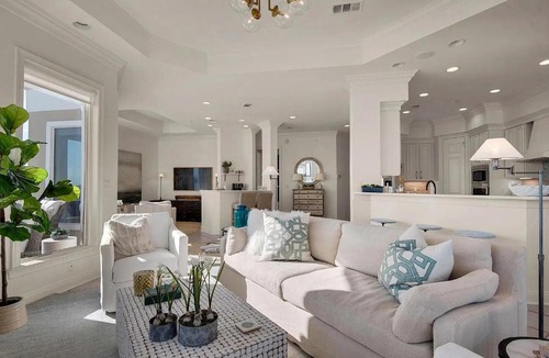 Holiday Isle Apartment | Luxury Gulf-Front 3BR Penthouse with Wraparound Balcony