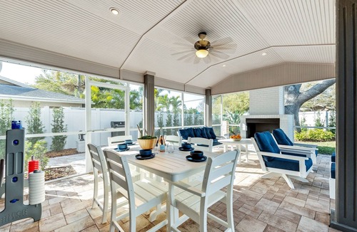 Seminole House | Luxury Home, Large Heated Pool, 5-Min to the Beach!