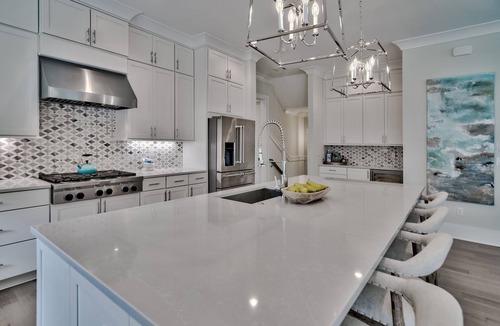 San Juan House | Luxury Home, Short walk to the Beach, and 6 adult bikes included, Private Pool!