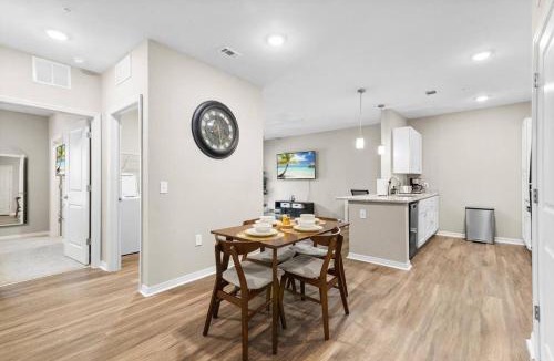 Melbourne Apartment | Luxury Living: 1BR Condo w/Resort-Style Amenities